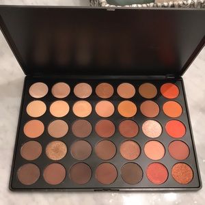 Morphe 35O eyeshadow palette